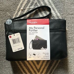 Mundi Wristlet